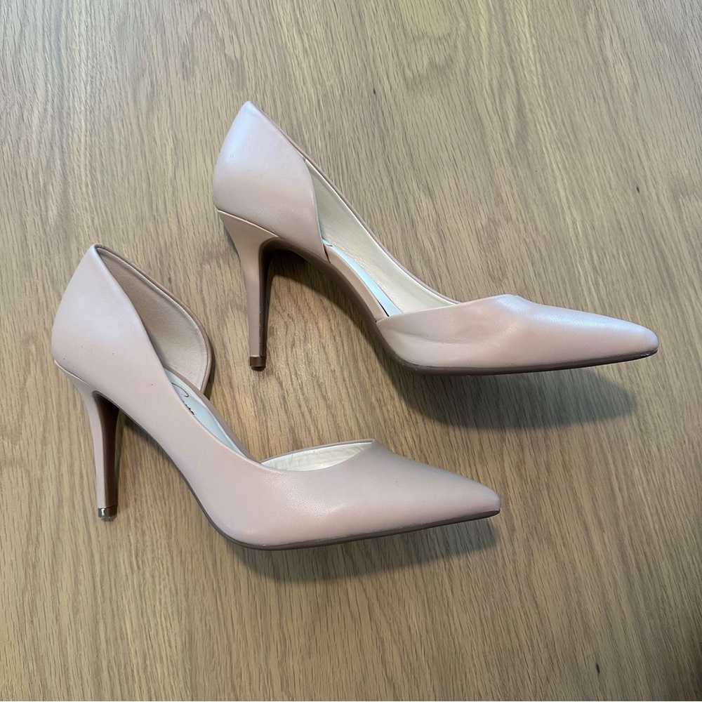Jessica Simpson Beige Pumps